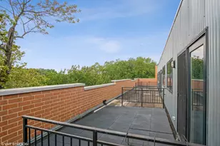 7211 N Oakley Ave, Chicago, IL 60645 - Photo 2