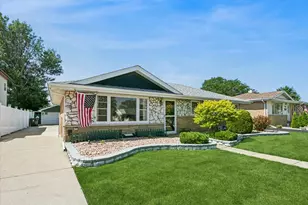 7821 W 73rd Pl, Bridgeview, IL 60455 - Photo 1