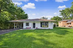 460 E 15th Pl, Lombard, IL 60148 - Photo 2