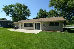 930 Sharon Ln, Schaumburg, IL 60193 - Photo 30