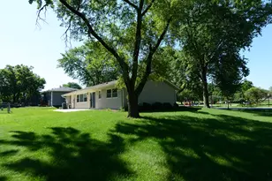 930 Sharon Ln, Schaumburg, IL 60193 - Photo 32