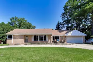 1810 E Euclid Ave, Arlington Heights, IL 60004 - Photo 1