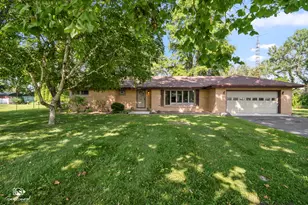 670 N 4th Ave, Coal City, IL 60416 - Photo 1