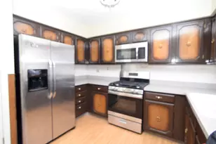 5025 Carol St, Skokie, IL 60077 - Photo 10