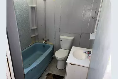 11568 S Lafayette Avenue, Chicago, IL 60628 - Photo 10