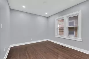 2539 W Morse Ave, Chicago, IL 60645 - Photo 22