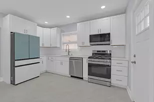 2539 W Morse Ave, Chicago, IL 60645 - Photo 16