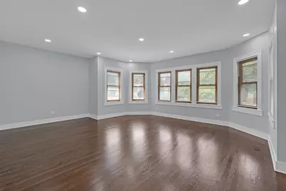 2539 W Morse Avenue, Chicago, IL 60645 - Photo 12