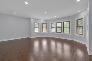 2539 W Morse Ave, Chicago, IL 60645 - Photo 12