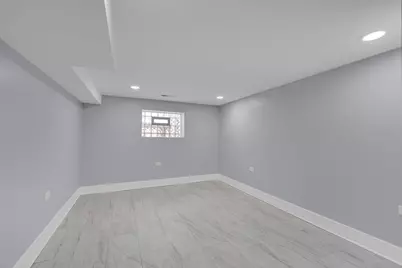 2539 W Morse Avenue, Chicago, IL 60645 - Photo 34