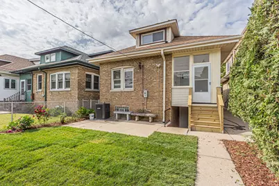 2539 W Morse Avenue, Chicago, IL 60645 - Photo 46