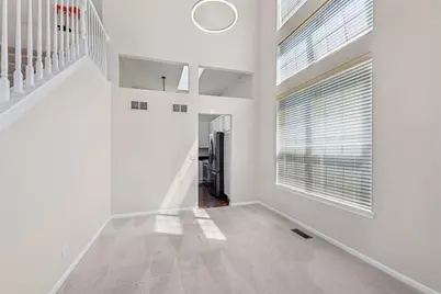 20 Prairie Pointe Lane, Streamwood, IL 60107 - Photo 4