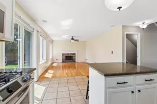 1322 Pennsbury Ln, Aurora, IL 60502 - Photo 18