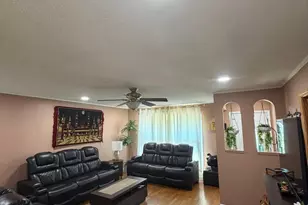 8079 Catawba Ln, Hanover Park, IL 60133 - Photo 4