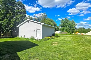 113 S Thompson St, Melvin, IL 60952 - Photo 10