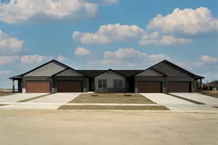 1302 Pineridge Dr, Oswego, IL 60543 - Photo 1