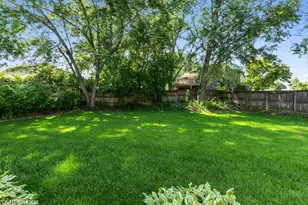 1717 Glen Lake Rd, Hoffman Estates, IL 60169 - Photo 16