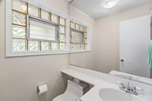 3822 Knight St, Glenview, IL 60025 - Photo 12