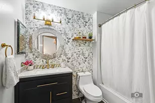 4 Berkshire Ct, Streamwood, IL 60107 - Photo 8