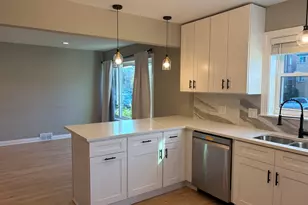 2909 W Howard St, Chicago, IL 60645 - Photo 4