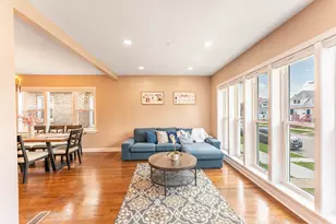 3747 N Oleander Ave, Chicago, IL 60634 - Photo 2