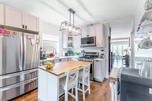 3747 N Oleander Ave, Chicago, IL 60634 - Photo 12