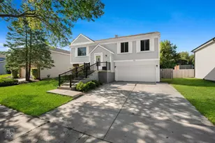 785 W Appletree Ln, Bartlett, IL 60103 - Photo 1