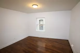 2065 W Jarvis Ave, Chicago, IL 60645 - Photo 8