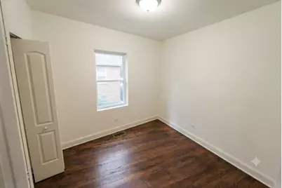 2065 W Jarvis Avenue #2W, Chicago, IL 60645 - Photo 6