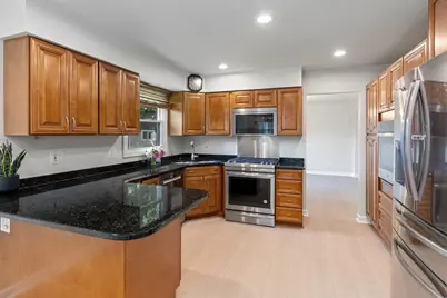 11 Birchwood Avenue, Deerfield, IL 60015 - Photo 8