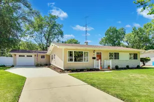 3 Seneca Dr, Montgomery, IL 60538 - Photo 1