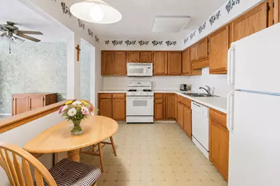 5320 N Lowell Avenue #205, Chicago, IL 60630 - Photo 12