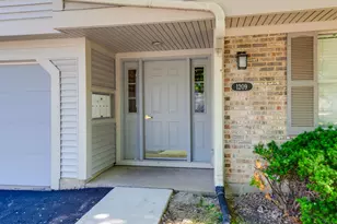 1209 Bradwell Ln, Mundelein, IL 60060 - Photo 4
