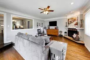 1067 Carpenter Ct, Elk Grove Village, IL 60007 - Photo 14