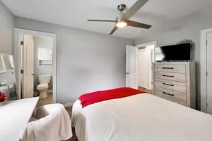 1067 Carpenter Ct, Elk Grove Village, IL 60007 - Photo 18