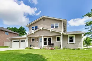 1067 Carpenter Ct, Elk Grove Village, IL 60007 - Photo 2