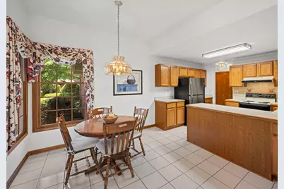 204 Jason Court, Bloomingdale, IL 60108 - Photo 6
