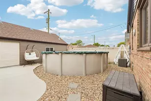 5742 S Rutherford Ave, Chicago, IL 60638 - Photo 16