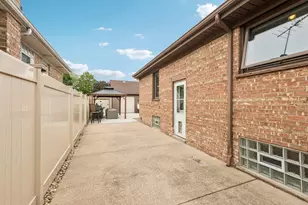 5742 S Rutherford Ave, Chicago, IL 60638 - Photo 20