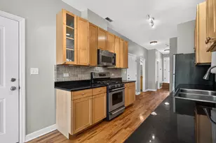 2633 W Belmont Ave, Chicago, IL 60618 - Photo 6