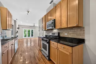 2633 W Belmont Ave, Chicago, IL 60618 - Photo 4