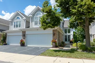 826 Fairmont Ct, Des Plaines, IL 60018 - Photo 1