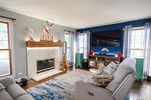 826 Fairmont Ct, Des Plaines, IL 60018 - Photo 8
