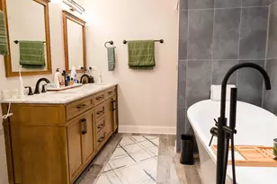 826 Fairmont Ct, Des Plaines, IL 60018 - Photo 22