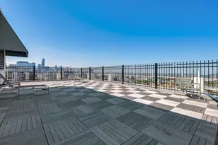 1455 N Sandburg Terrace, Chicago, IL 60610 - Photo 22
