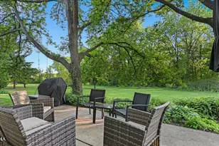 2717 Bordeaux Pl, Lisle, IL 60532 - Photo 4