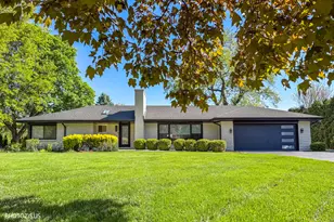 302 Goodridge Terrace, Roselle, IL 60172 - Photo 1