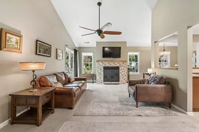 616 Edinburgh Lane #B, Prospect Heights, IL 60070 - Photo 2