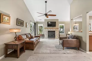 616 Edinburgh Ln, Prospect Heights, IL 60070 - Photo 2