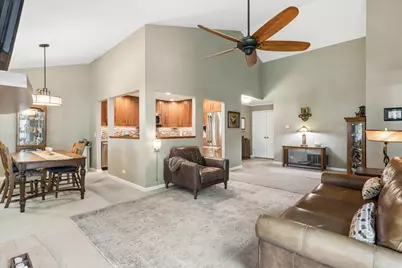 616 Edinburgh Lane #B, Prospect Heights, IL 60070 - Photo 4